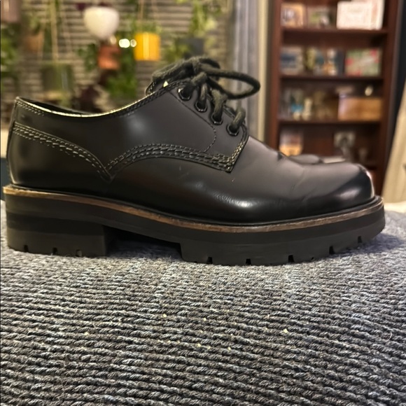 Clarks Black Leather Lace-Up Flats - Picture 4 of 7